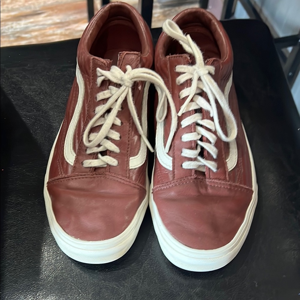 Vans Men's Burgundy and White Sneakers